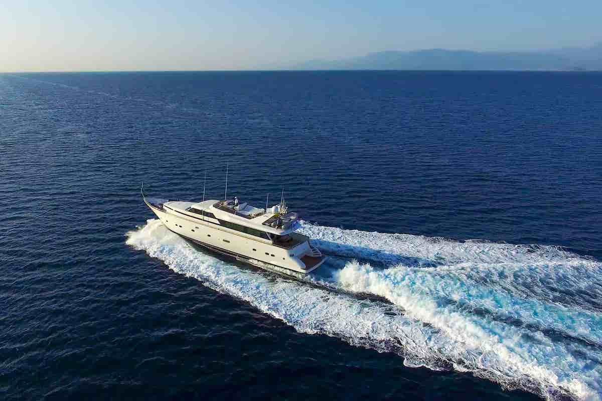 Maiora 86 Mykonos Yacht Charter, Mykonos Daily, Yacht Rentals